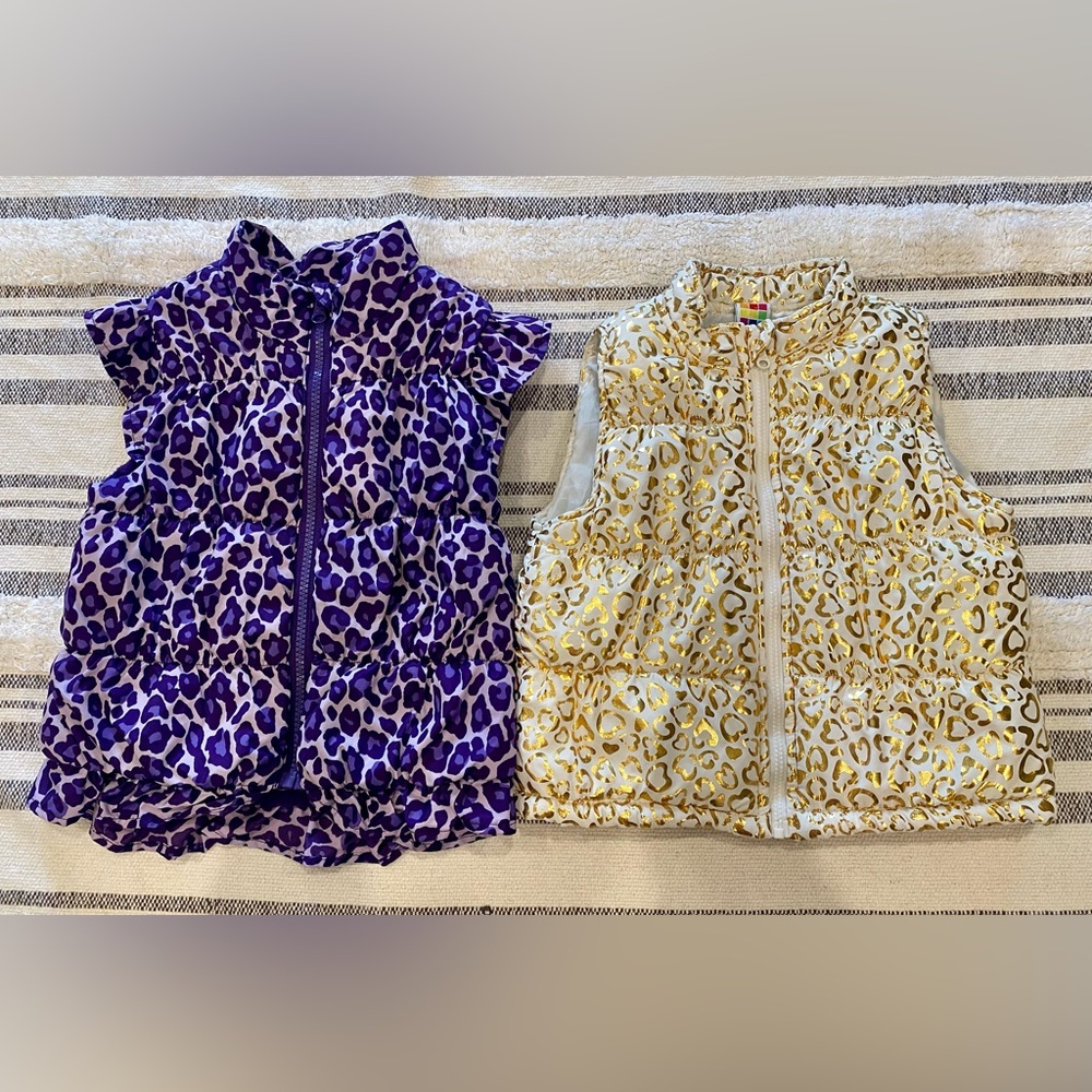 Girl’s size 4T puffer vests. Perfect condition! Adorable!